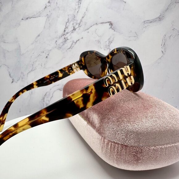 NEW MIU MIU Sunglasses - Picture 15 of 16
